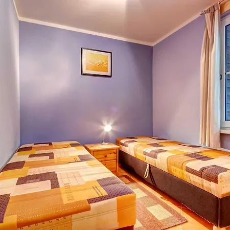 Ferienhaus Bergstrasse 4 *